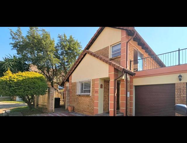 4 BEDROOM TOWNHOUSE FOR SALE IN EDEN GLEN